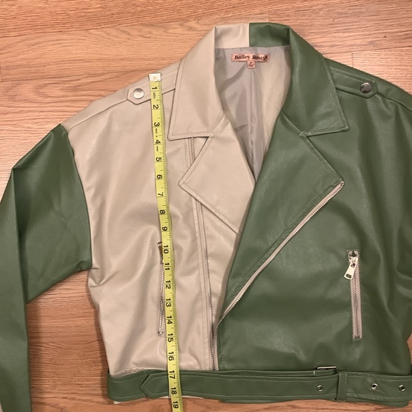 Bailey Rose NWOT Two Tone Faux Leather Belted Moto Jacket - Picture 13 of 16